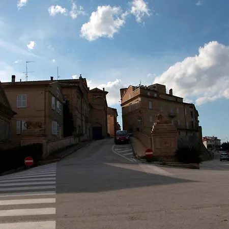 House With 3 Bedrooms In Monte San Pietrangeli With Wonderful City View Terrace And Wifi Holiday home