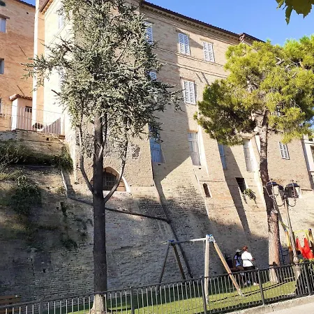 House With 3 Bedrooms In Monte San Pietrangeli With Wonderful City View Terrace And Wifi Holiday home