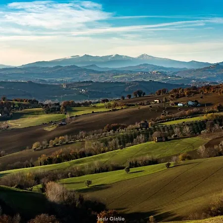 House With 3 Bedrooms In Monte San Pietrangeli With Wonderful City View Terrace And Wifi Holiday home *